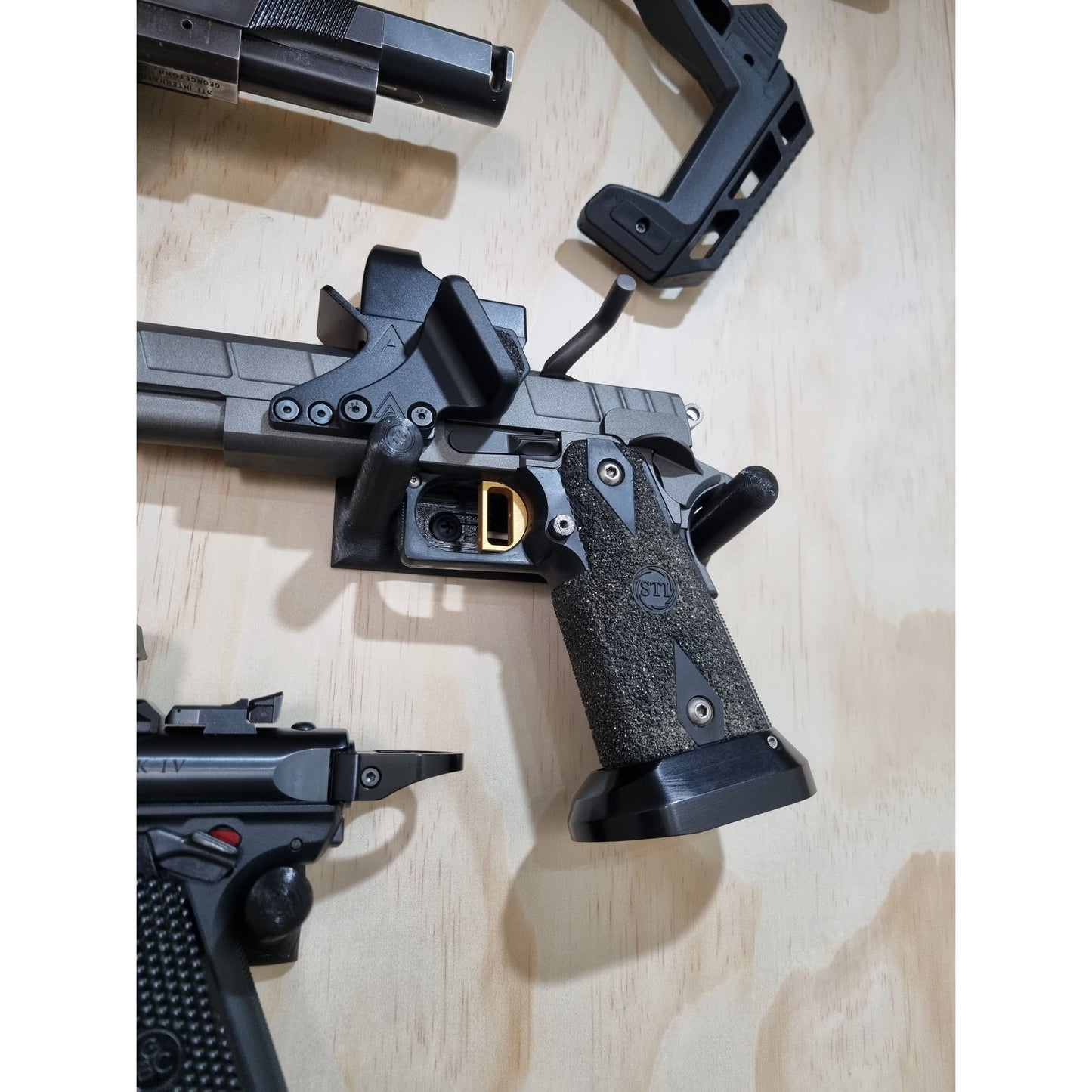 Pistol Wall mounting system